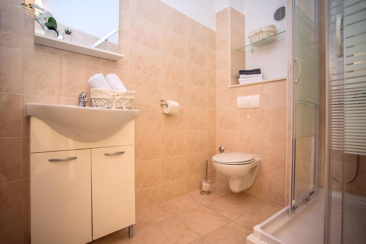 Villa Maslina, With Private 32M2Pool, Panoramic Views On 100Km Coastline, 12 Pax ロクヴァ・ロゴズニツァ エクステリア 写真